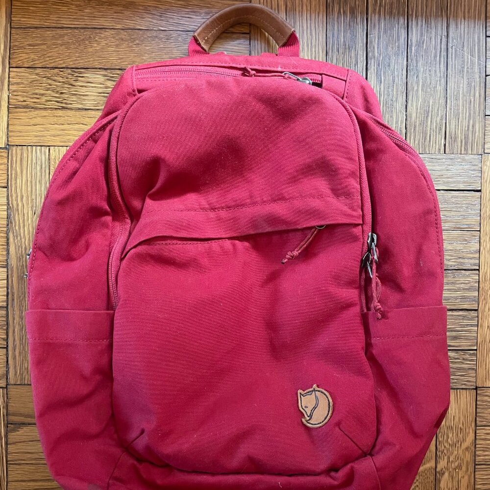 Fjallraven Raven 20 backpack in Burgundy color